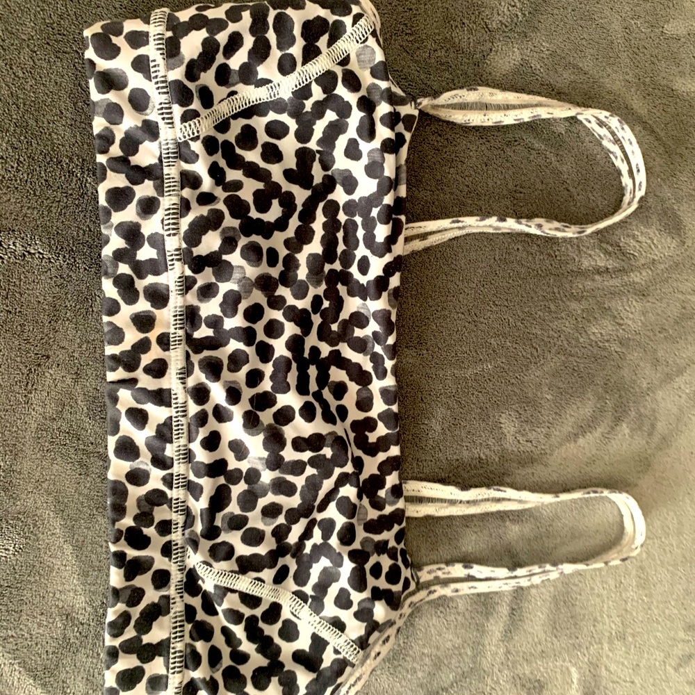 Lululemon sports bra